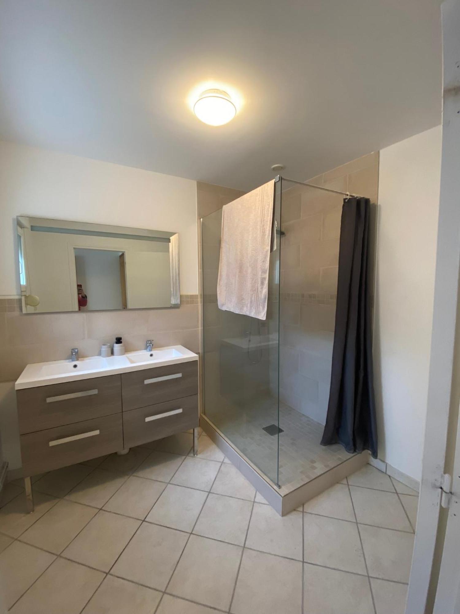 Holiday home La Grande Amienoise De 7 Chambres, Quartier Calme Et Residentiel
