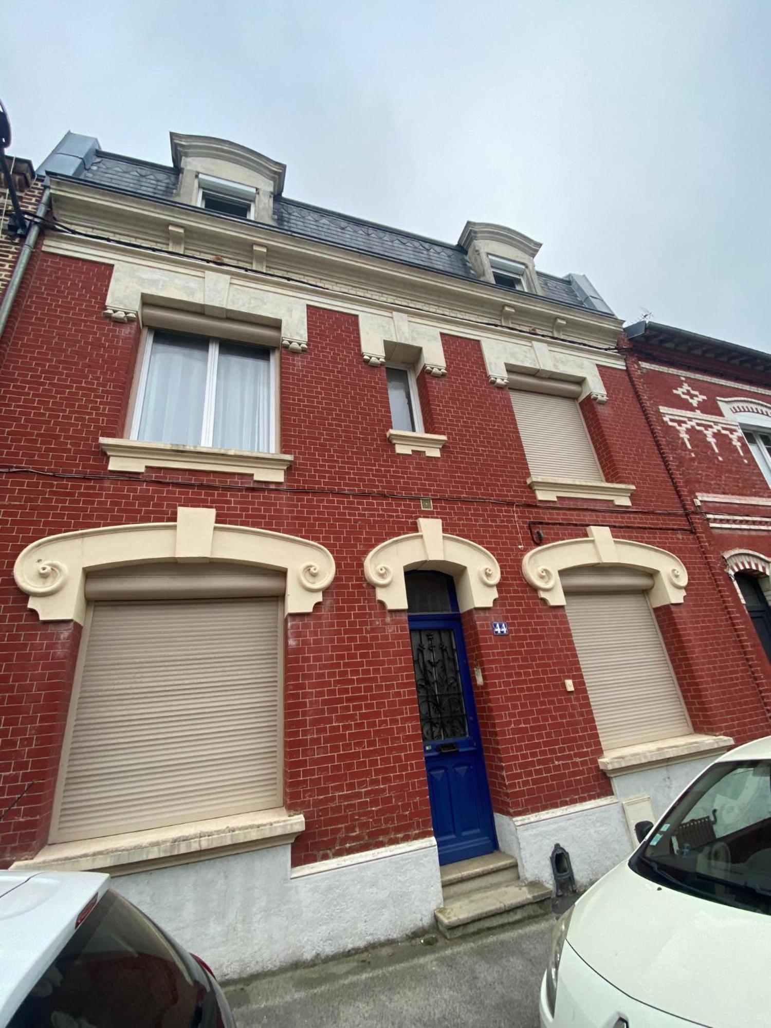 La Grande Amienoise De 7 Chambres, Quartier Calme Et Residentiel Holiday home