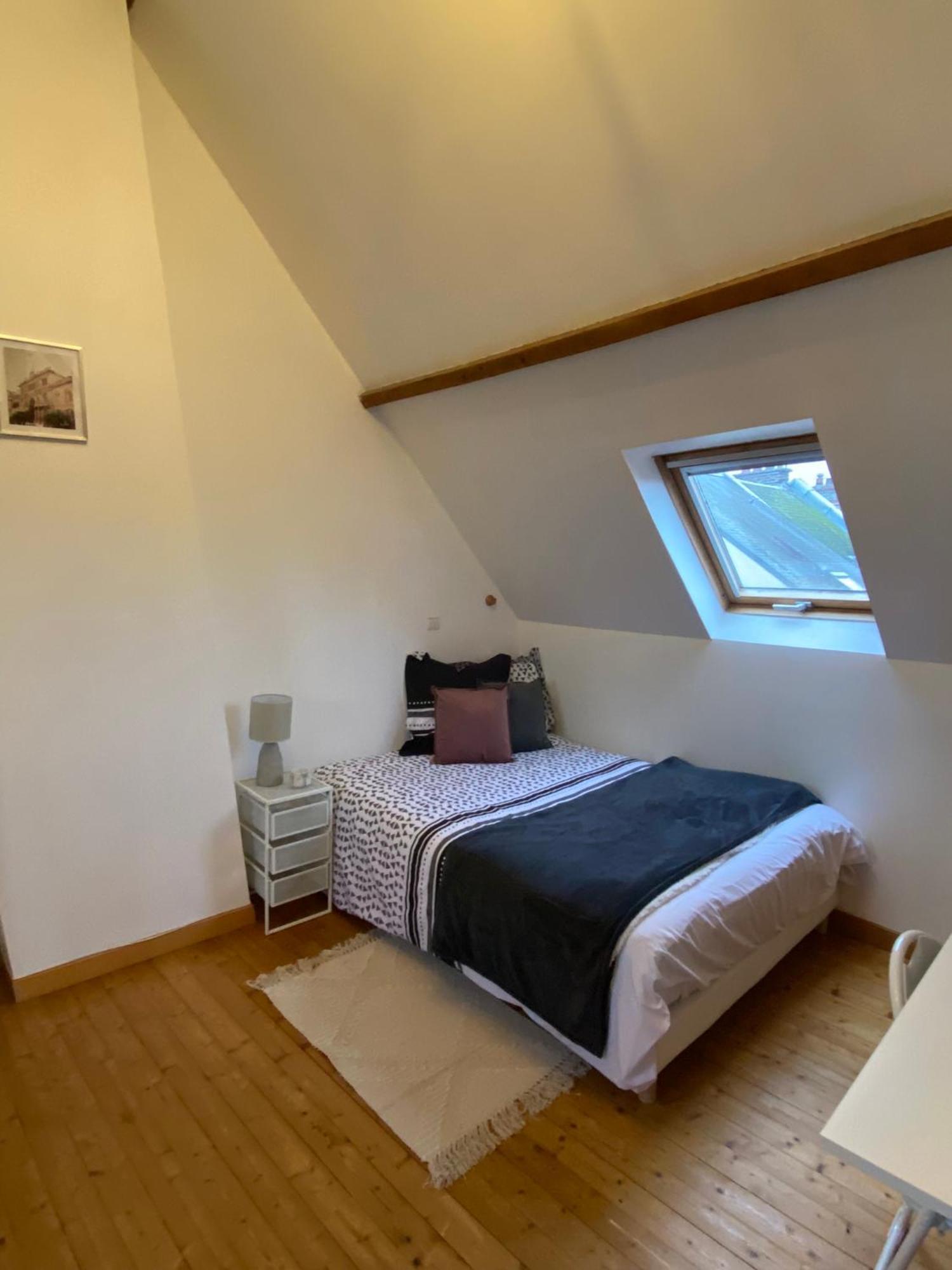 La Grande Amienoise De 7 Chambres, Quartier Calme Et Residentiel Holiday home *